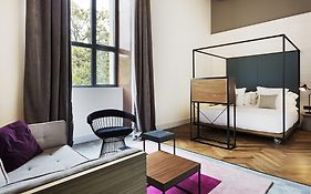 One Shot Tabakalera House